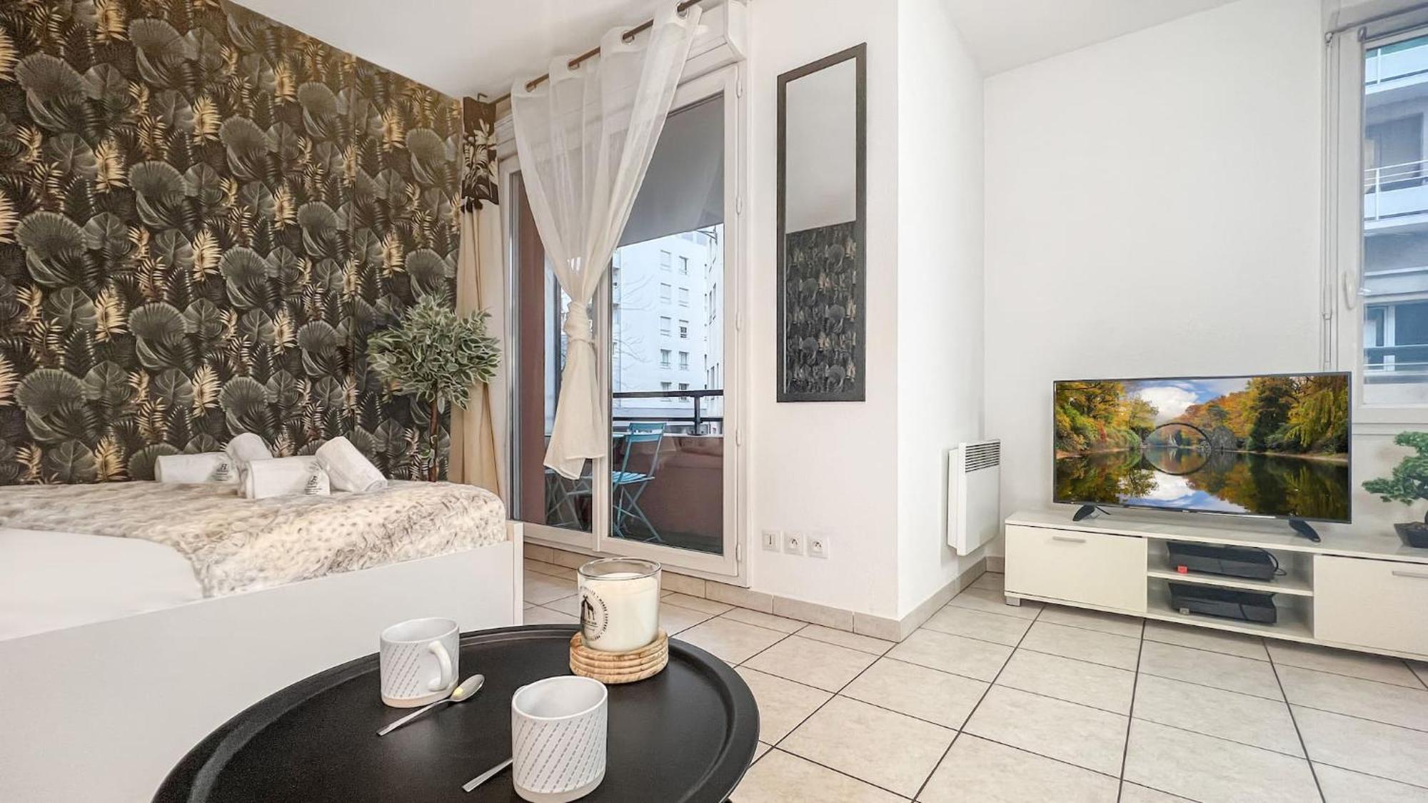 Homey Wild - Proche Gare Et Tram - Proche Centre - Balcon Prive - Parking Prive - Wifi Gratuit Annemasse Buitenkant foto